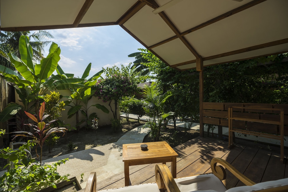 Gili Teak Resort 7/57