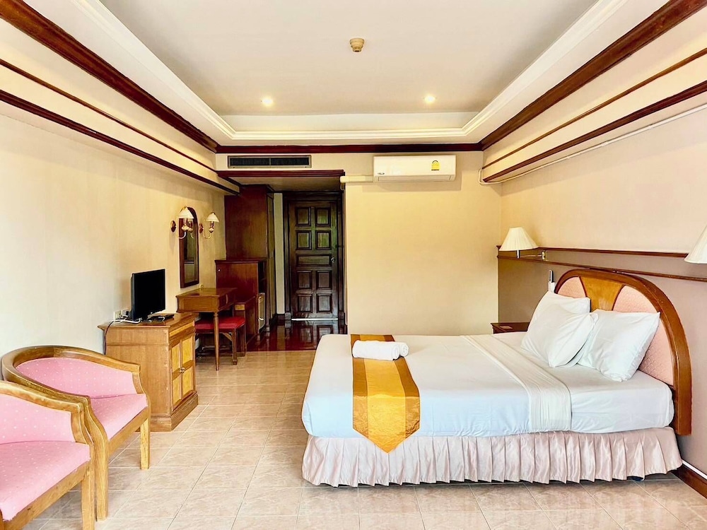 ROOM, KING BED, MOUNTAIN VIEW