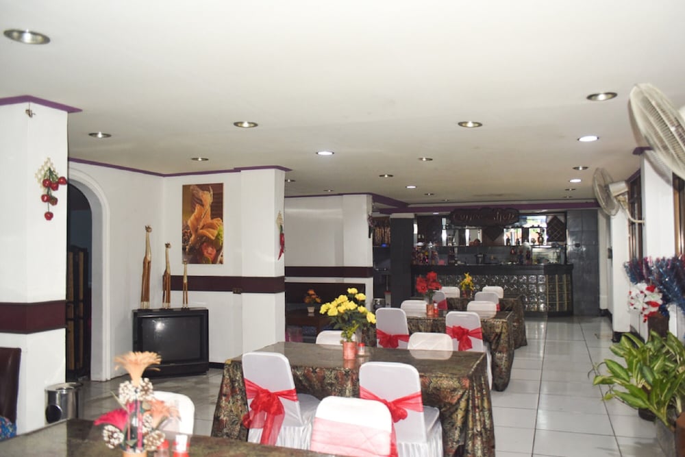 RedDoorz Plus near RSCM Jakarta 24/29