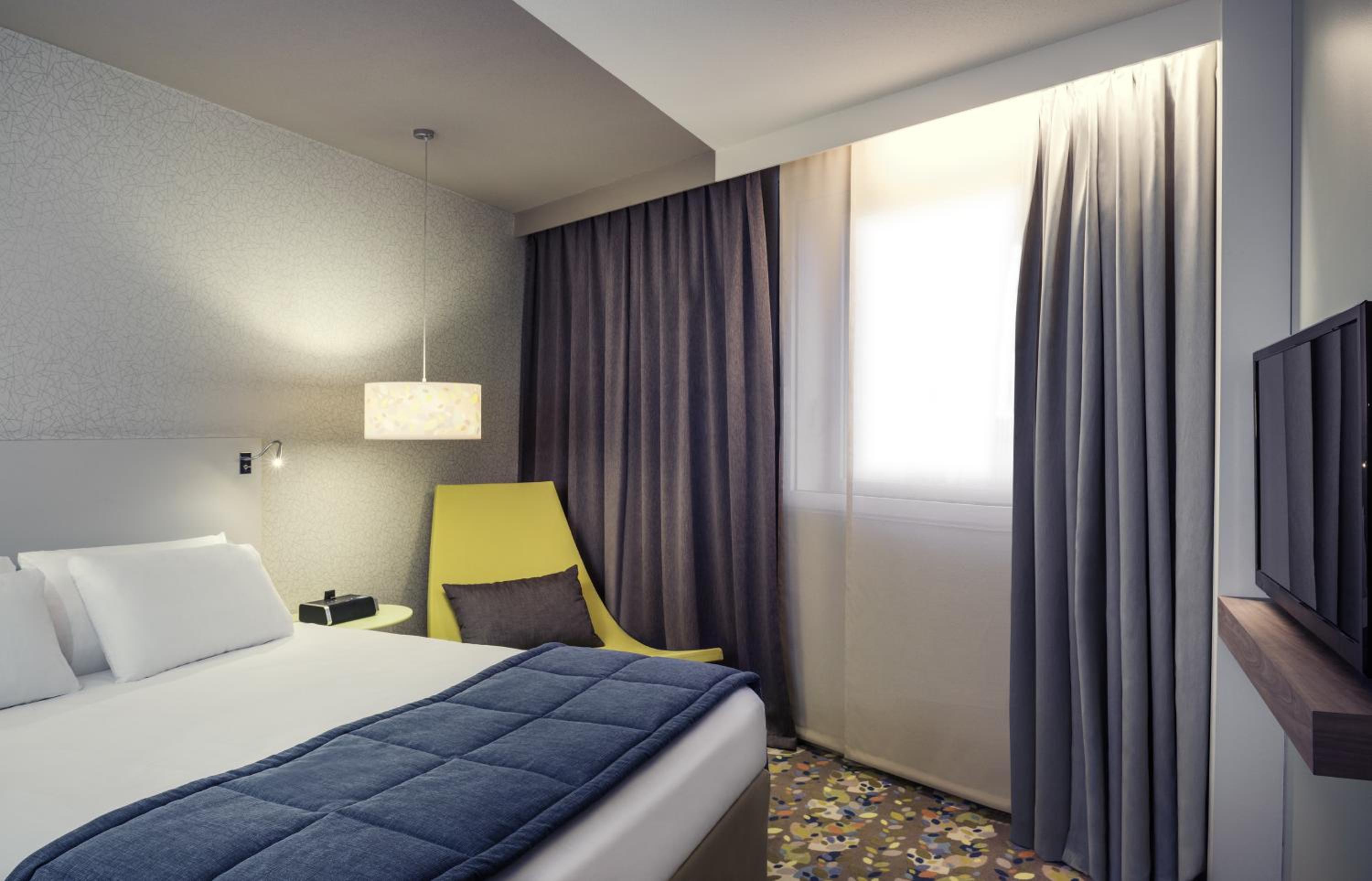 Superior, Queen Bed