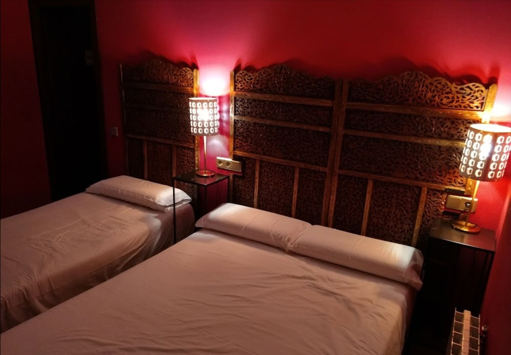 ABRACADABRA SUITES 46/54
