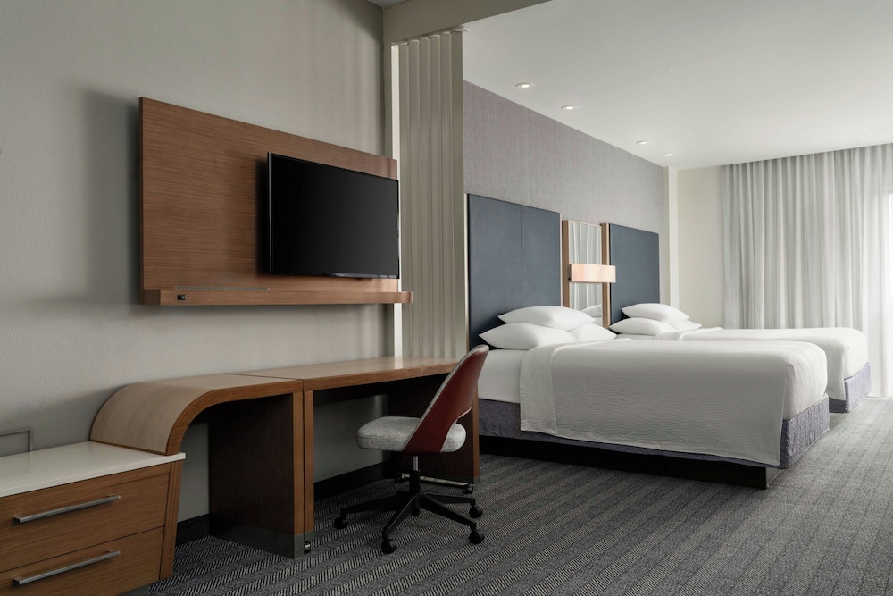 جناح بسريرين كوين مع أريكة، Courtyard By Marriott Fayetteville Fort Bragg Spring Lake 4/8