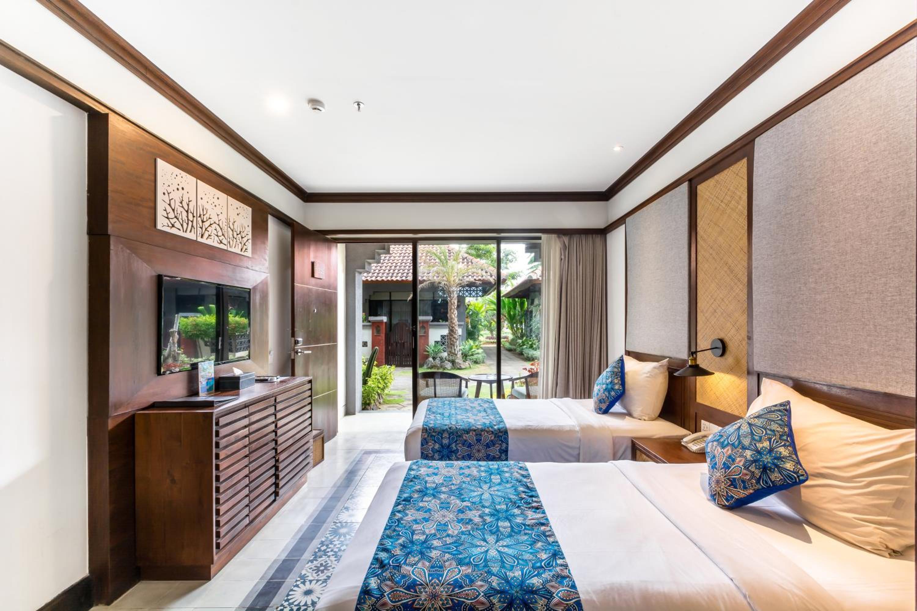 Lovina Beach Club And Resort 43/64