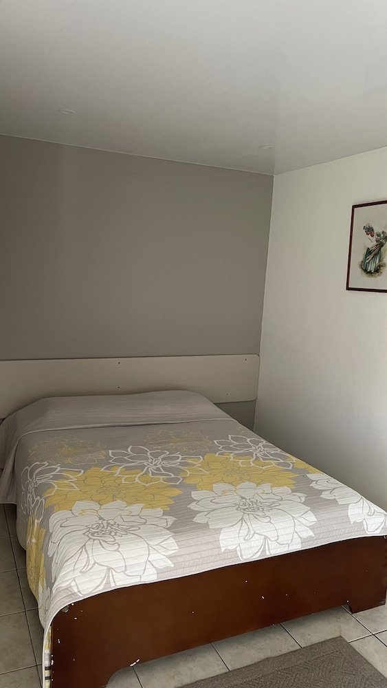 Airport Hotel 13/42