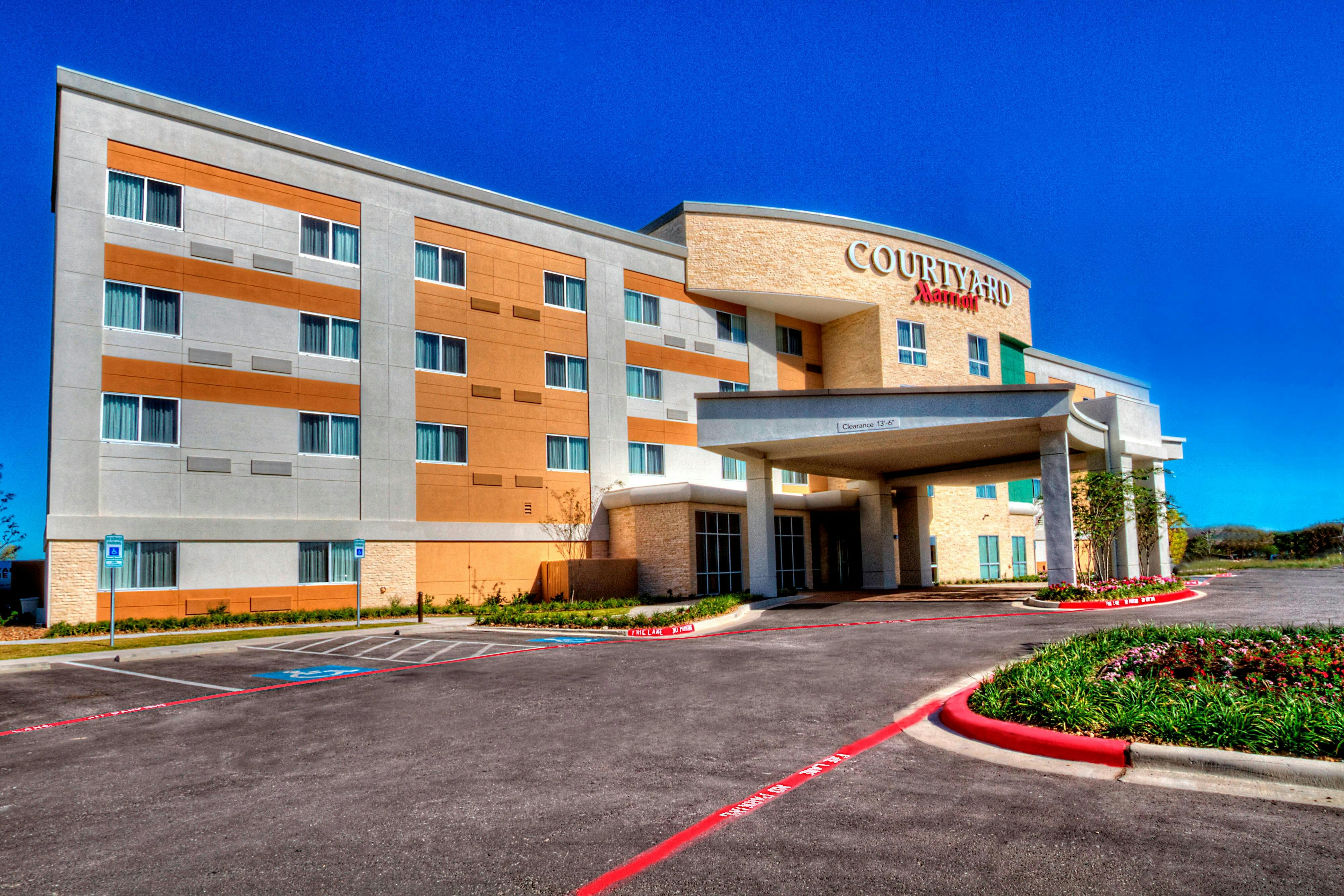 Courtyard San Marcos 36/39