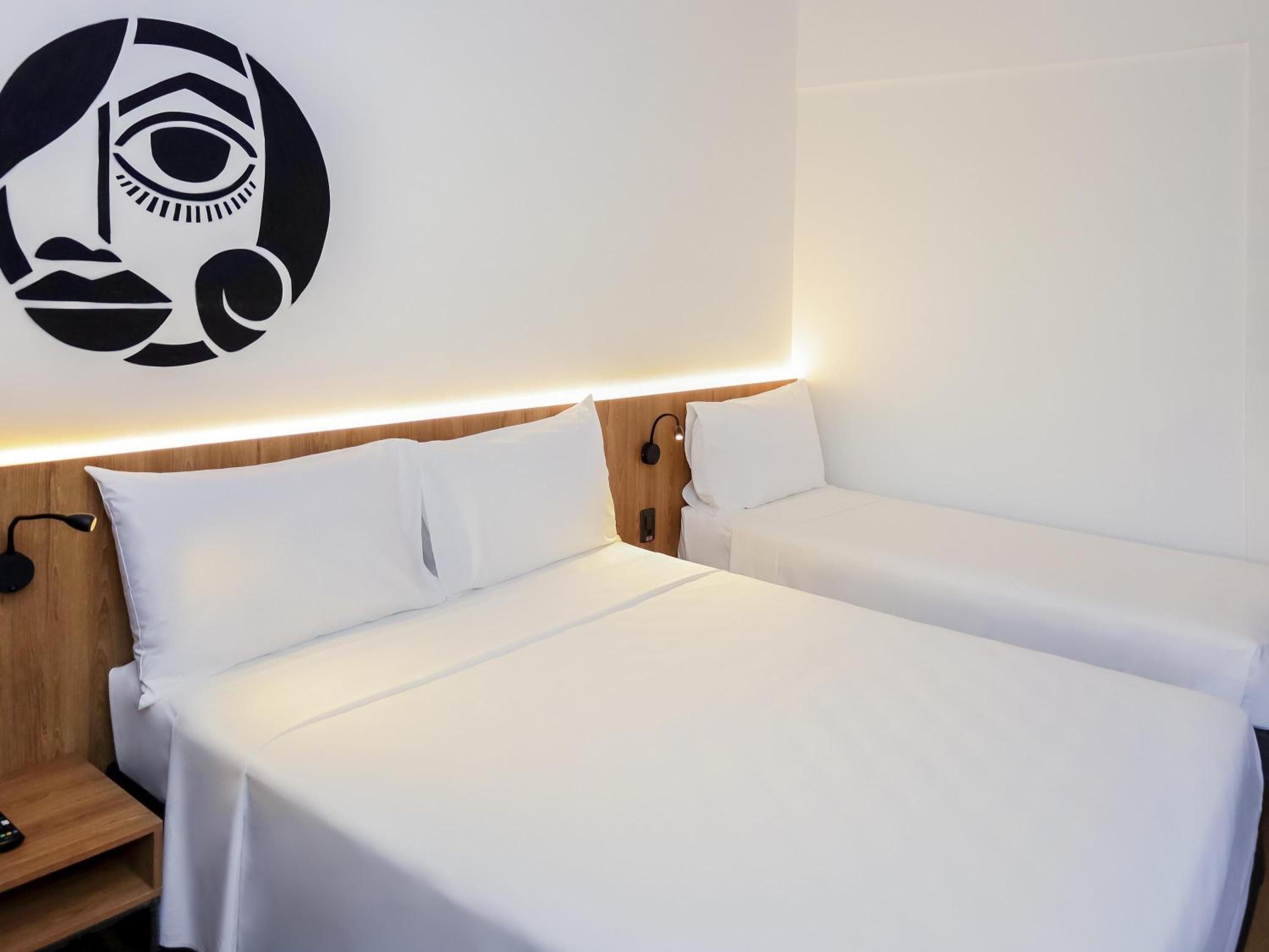 Room, Triple, 1 Double and 1 Single Bed