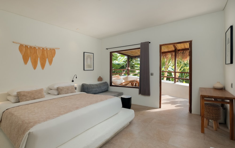 Amber Lombok Beach Resort 10/49