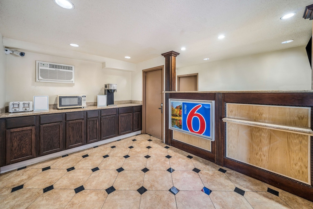 Motel6 Toms River, NJ - Near Seaside Heights 10/69