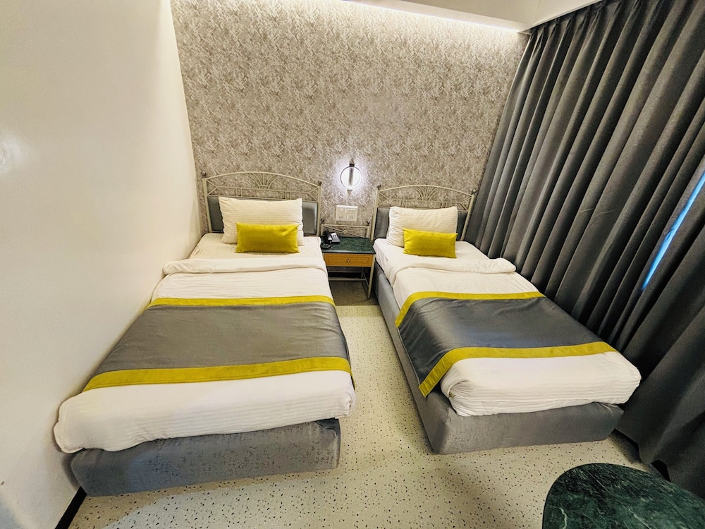 Hotel Gurukripa 24/50
