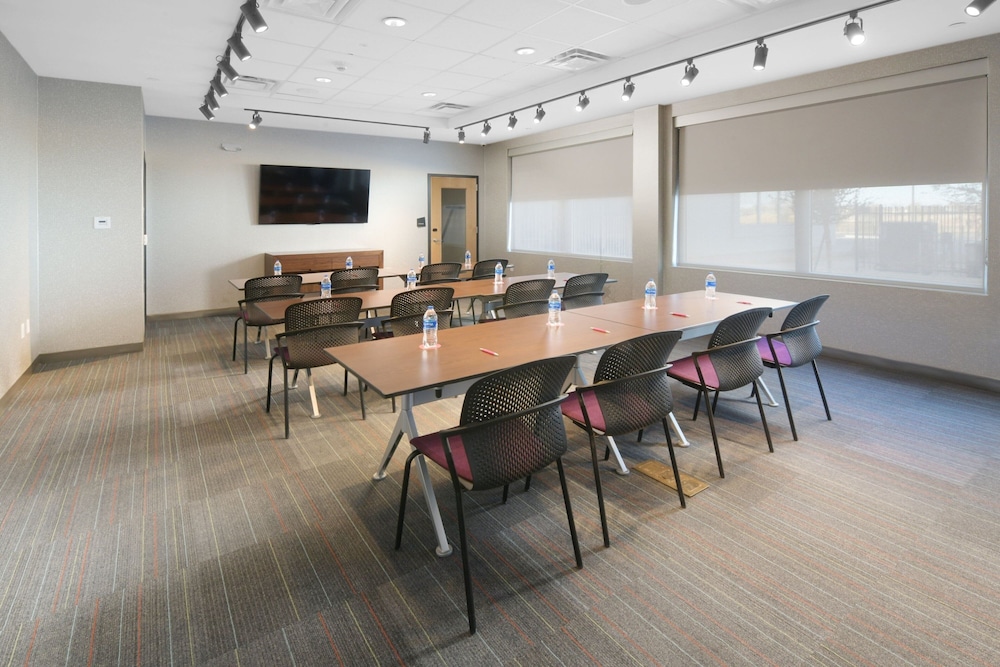 Aloft Lubbock 26/26