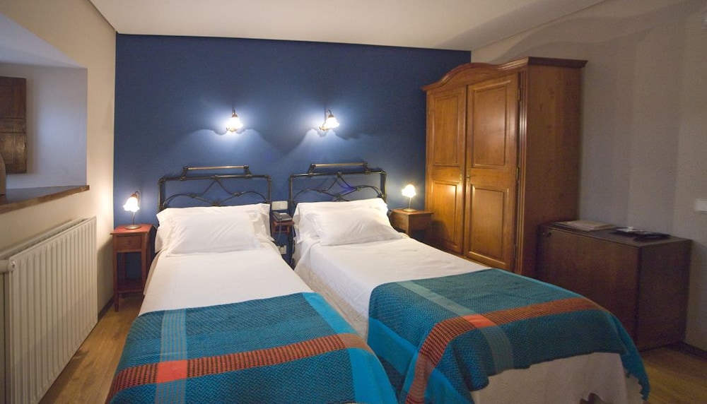 Hotel Castillo de Valdes Salas 7/26
