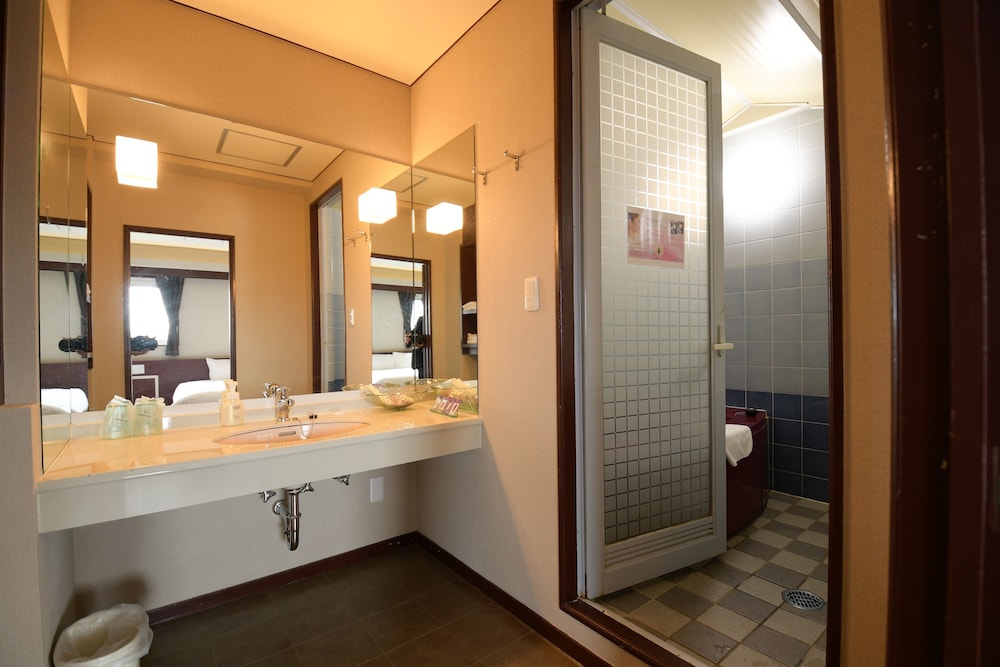 Rycom Crystal Hotel 5/59