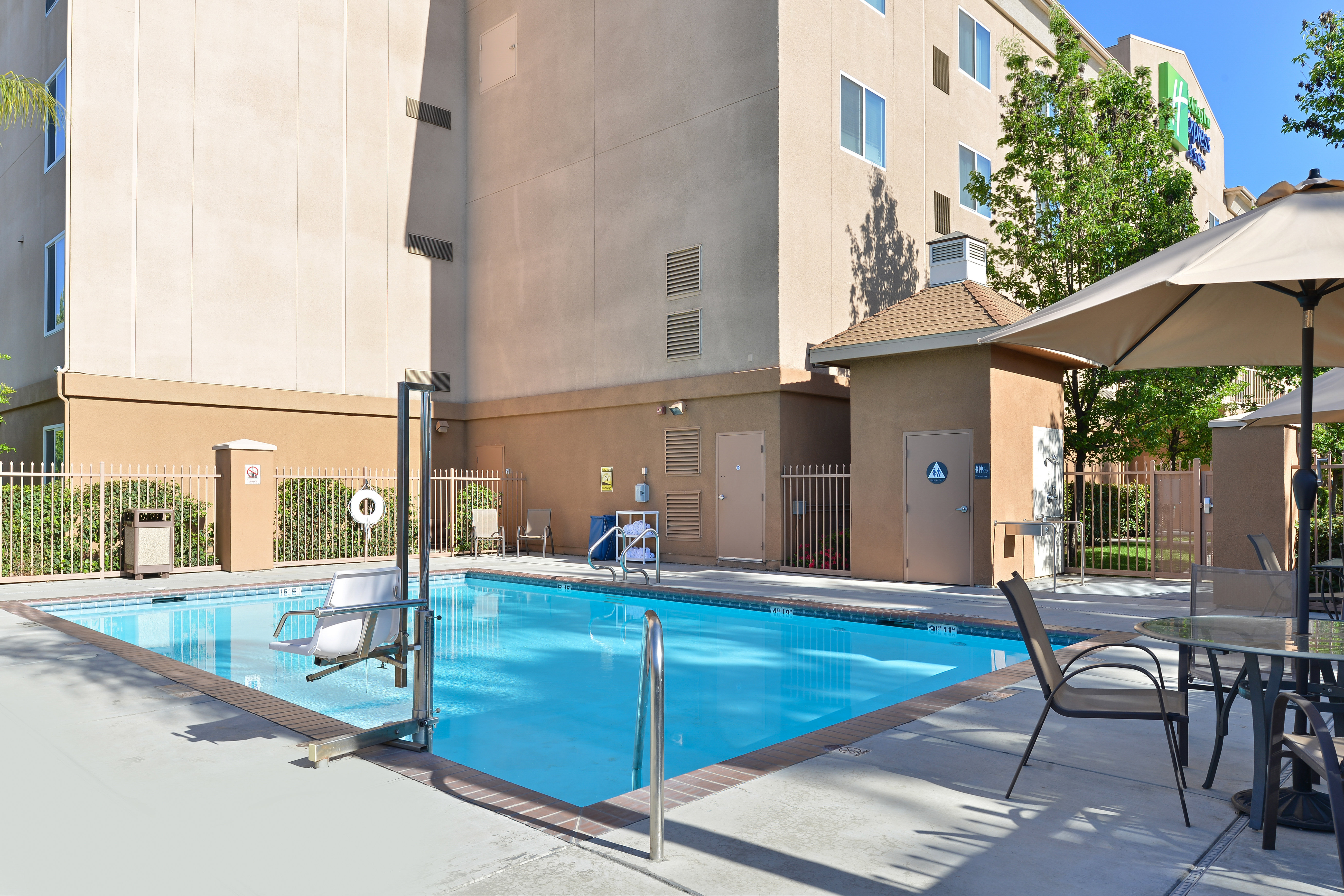 Holiday Inn Express Hotel And Suites Fresno River Park Hwy 41 44/50