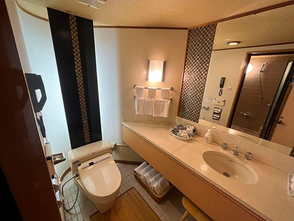 Jasmac Plaza Hotel 36/46