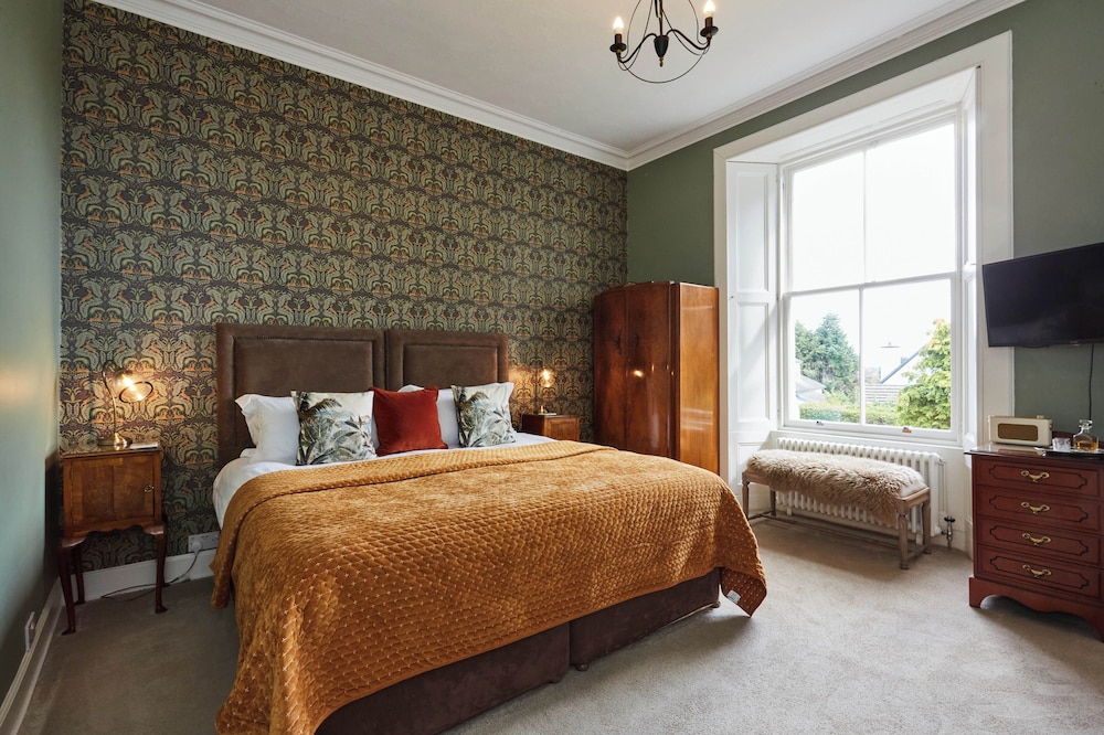 Twin Beds, King Bed