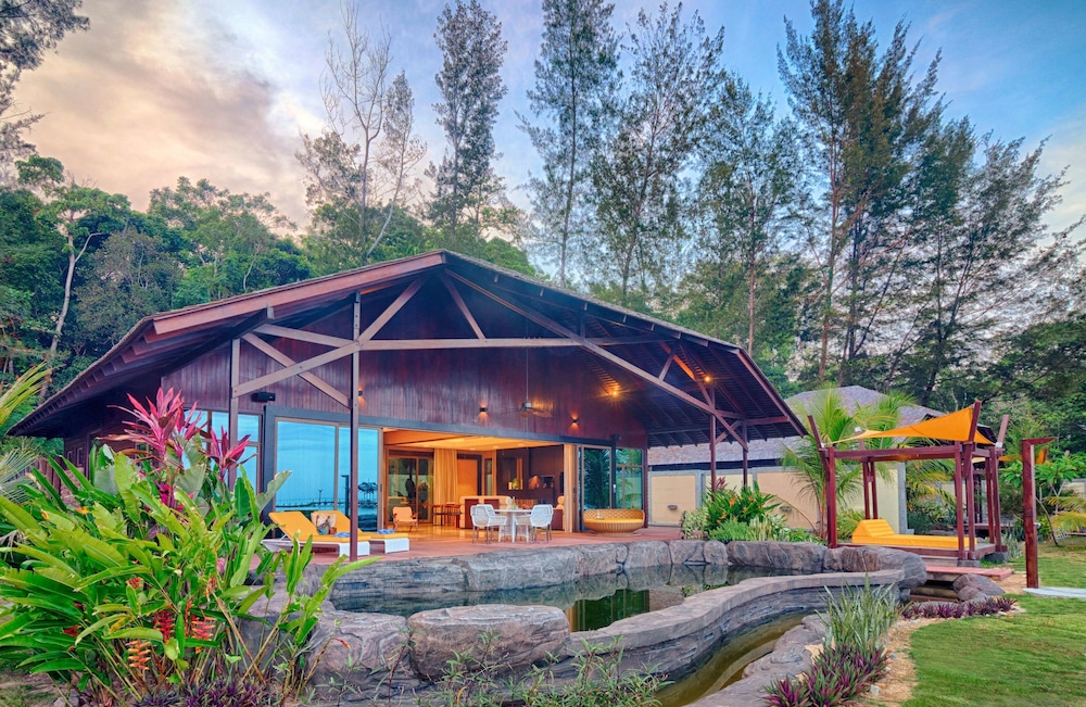 Borneo Eagle Resort 2/50