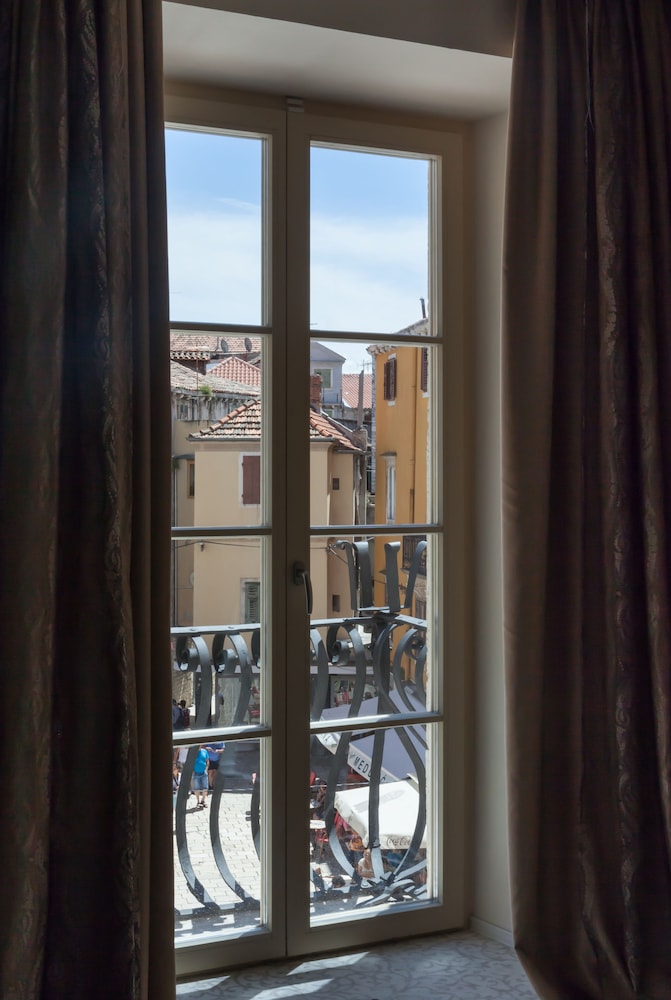 Heritage Hotel Life Palace 49/76