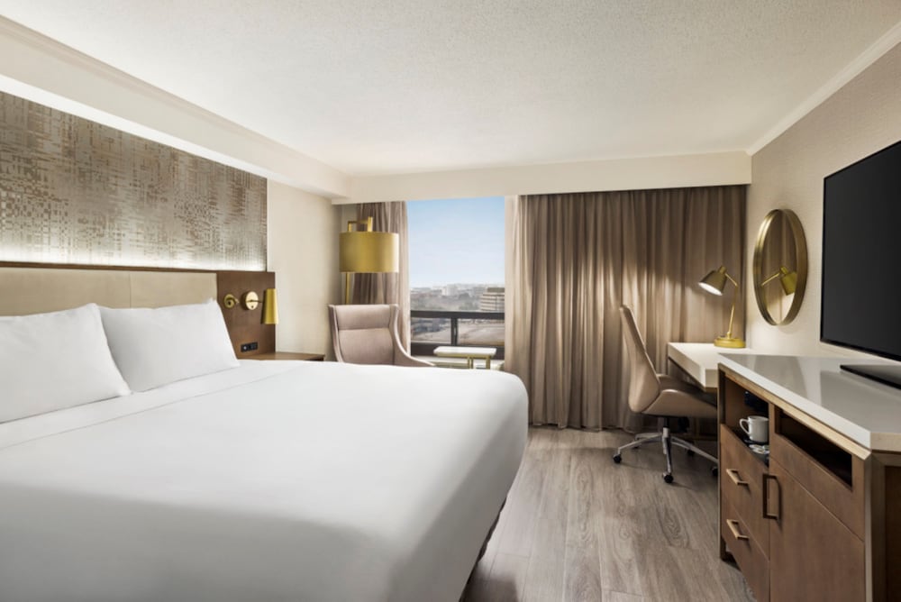 غرفة قياسية بسرير كينج