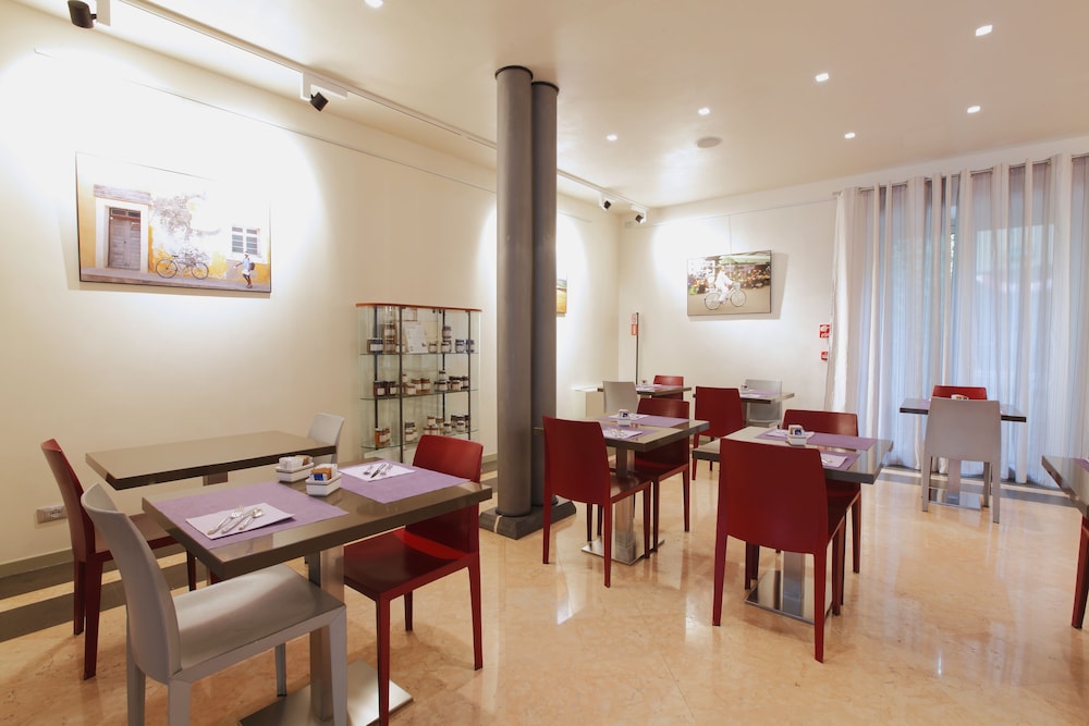 Hotel Annunziata 56/77