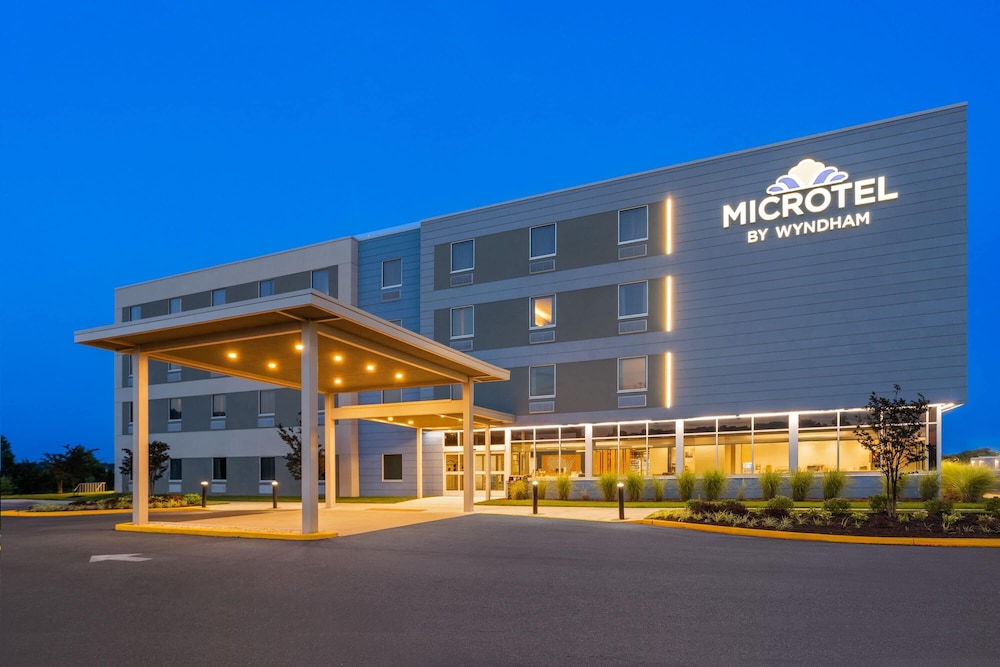 Microtel Inn and Suites by Wyndham Rehoboth Beach 4/62