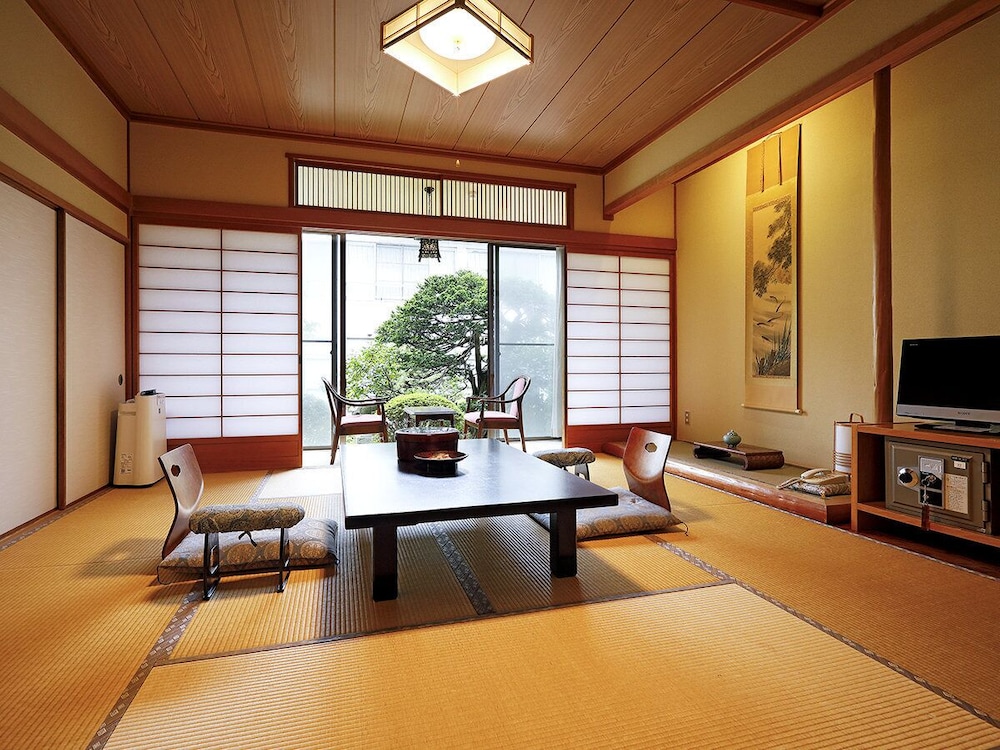 Tsubakikan 26/32