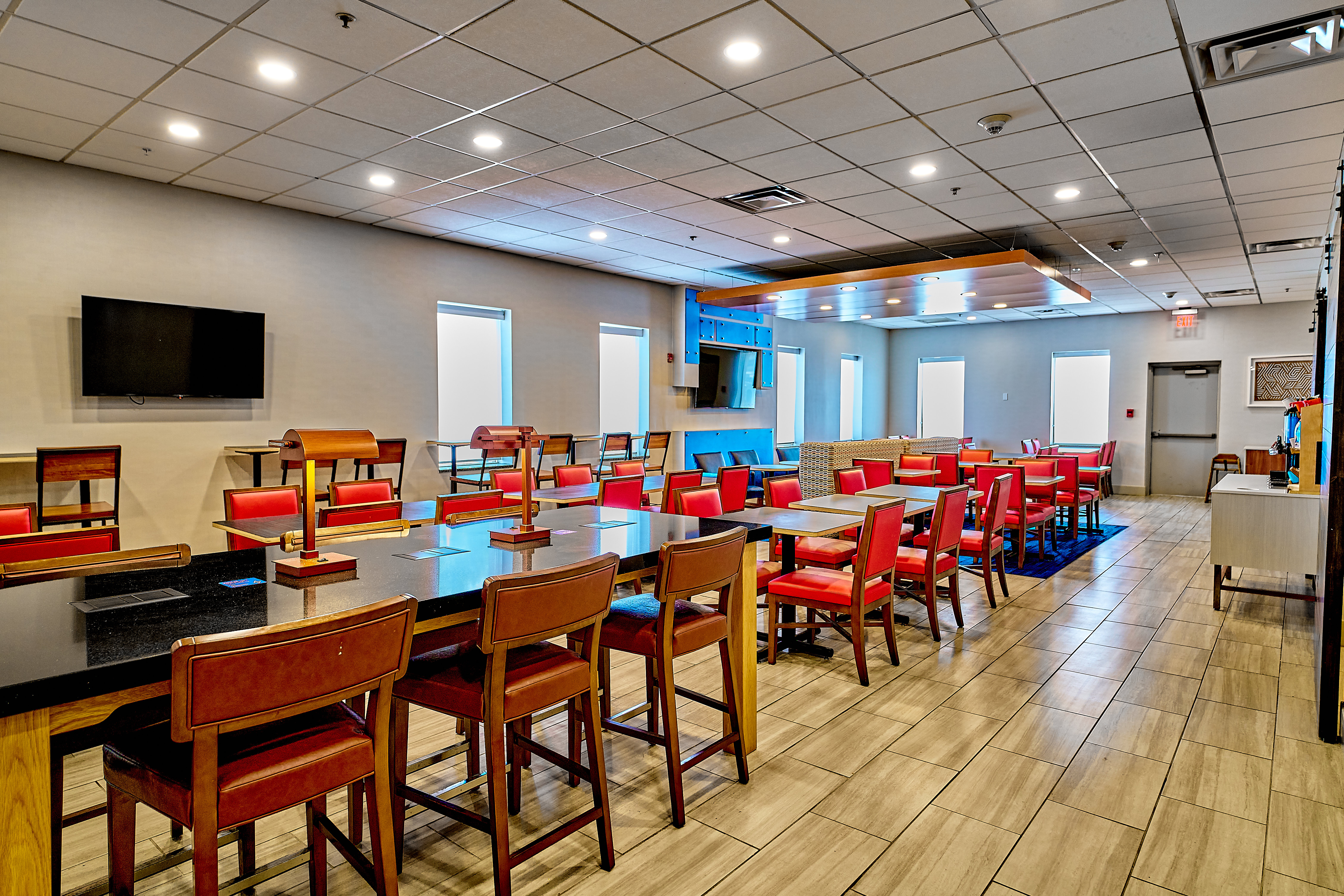 Holiday Inn Express Charleston-Civic Center 49/57
