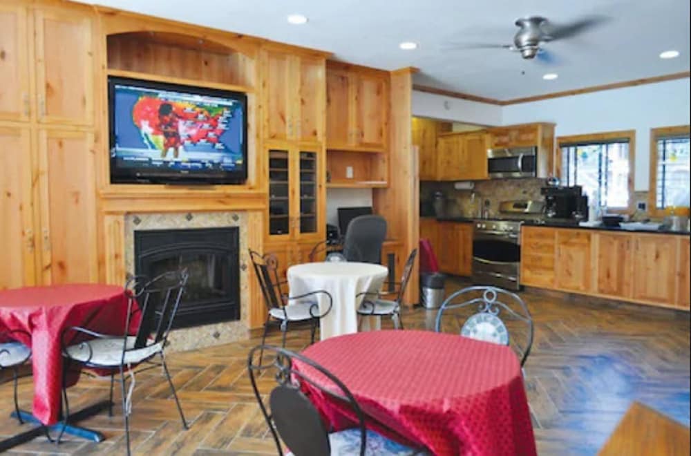 Stardust Lodge 22/30
