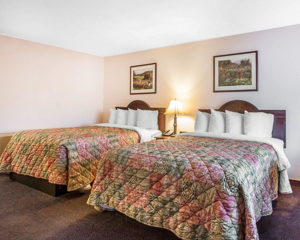 Quality Inn Suites Cameron Park 17/31