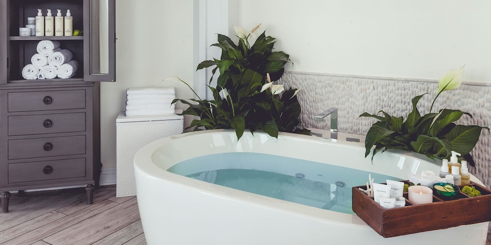 Pelican Grand Beach Resort A Noble House Resort 32/75