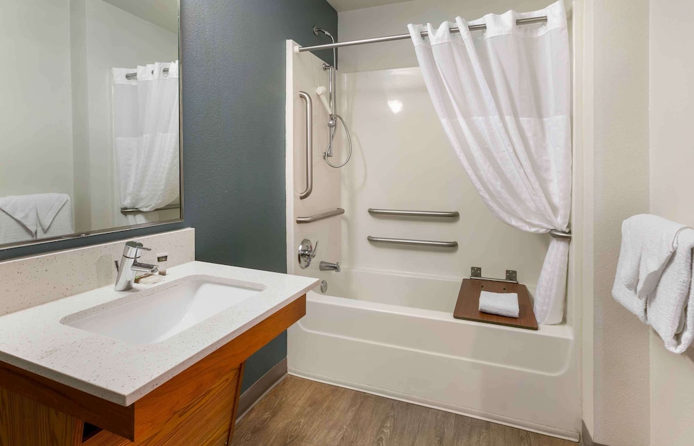 Extended Stay America Select Suites Phoenix North 51/52