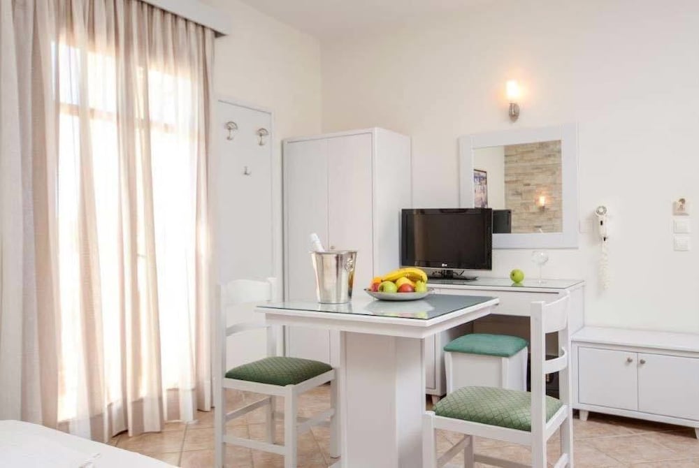Plaka Hotel I 32/62