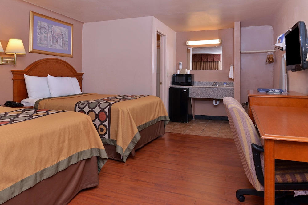 غرفة بسريرين مزدوجين، Americas Best Value Inn Eugene 5/6