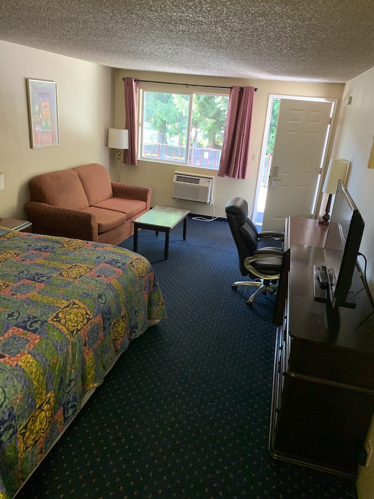 Smokey Point Motor Inn 44/69