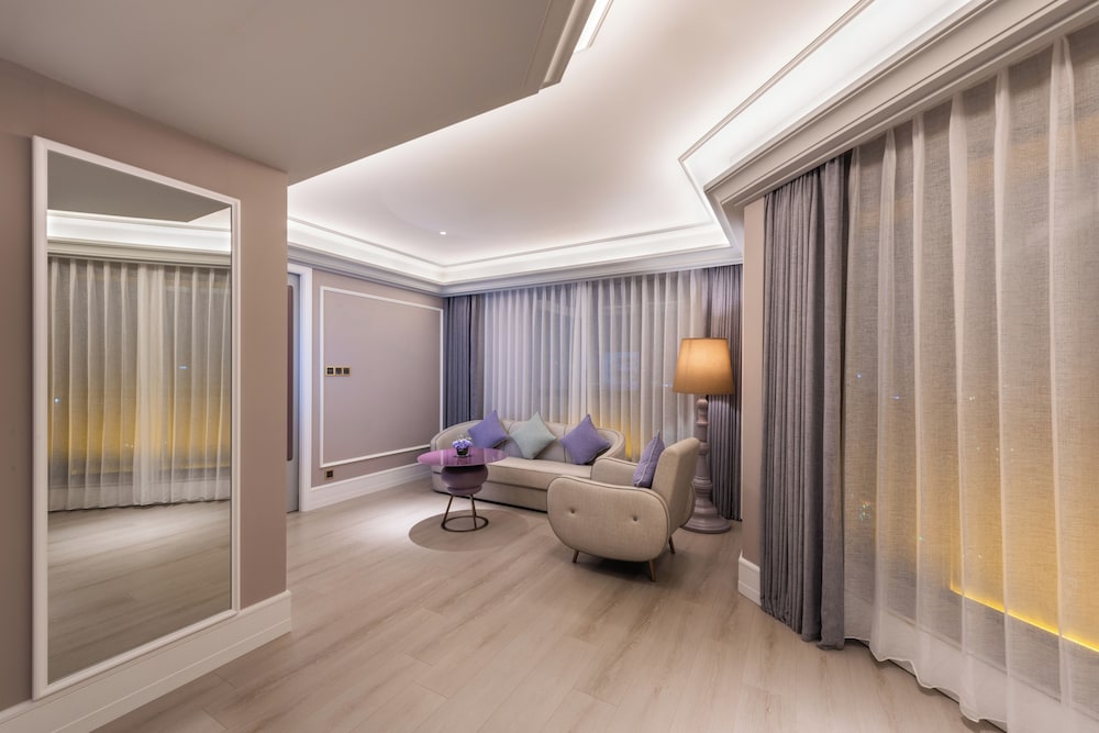 Mercure Nantong Downtown 35/65