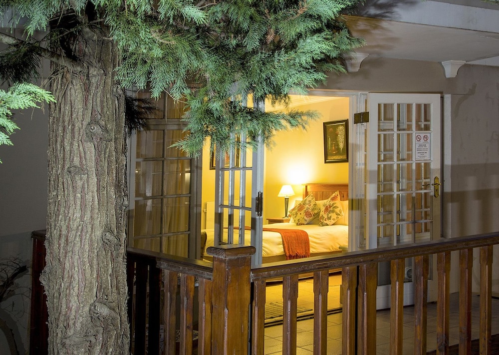 Heugh Road Guest House (Essential Service Acc) 17/24