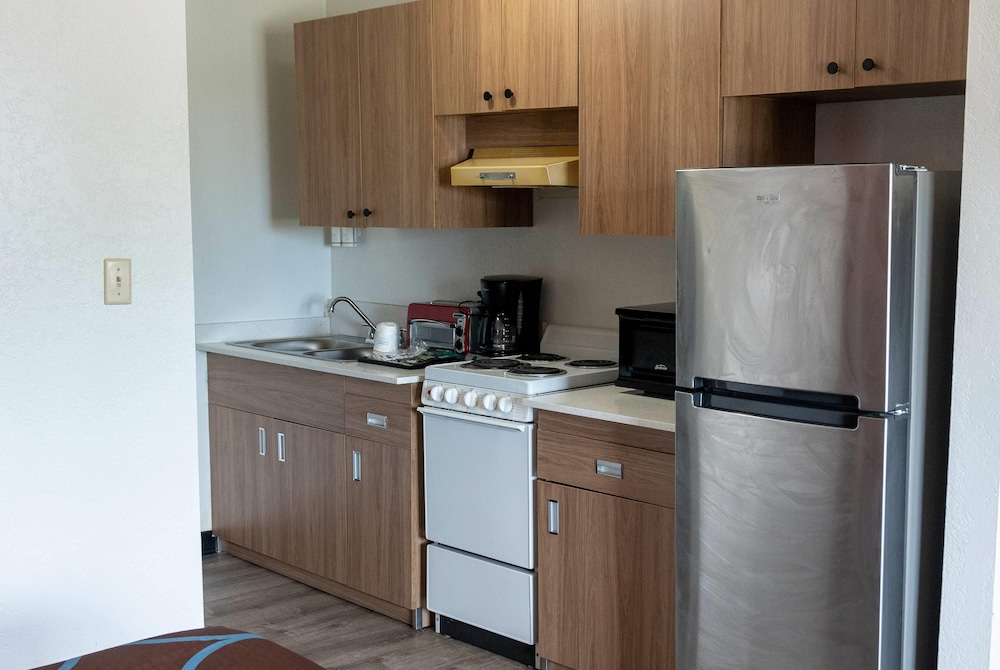 Super 8 by Wyndham Newcastle 4/59