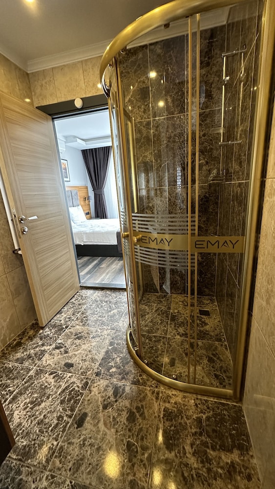 Emay Otel 24/27