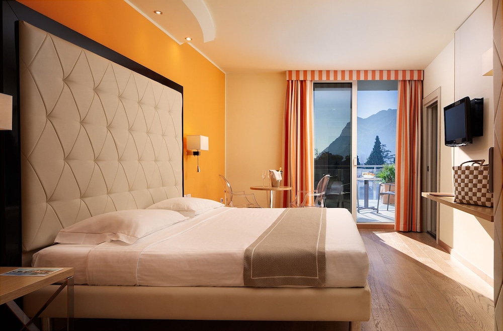 Hotel Kristal Palace 8/48