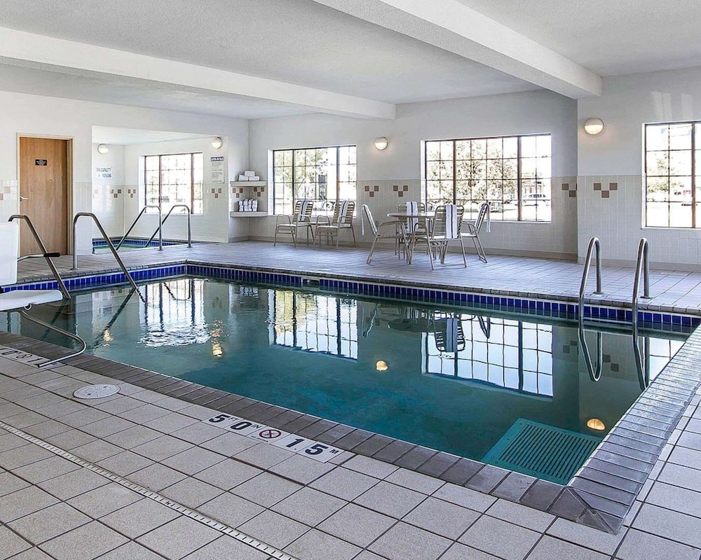 swimming pool spa