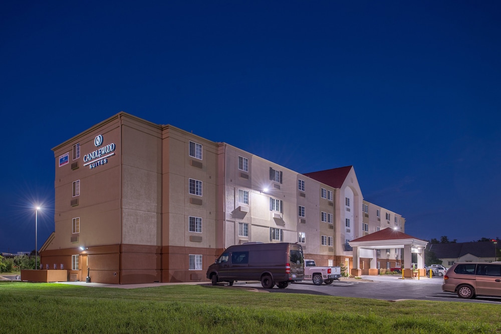 Candlewood Suites Topeka 5/49