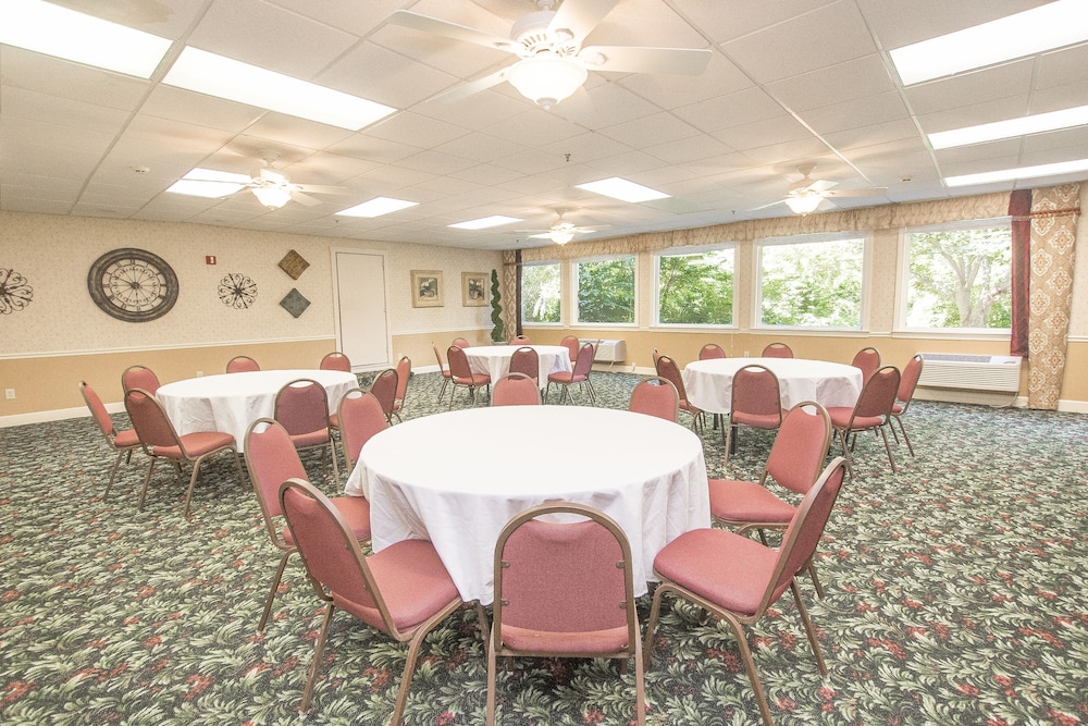 Lake Chatuge Lodge 38/42
