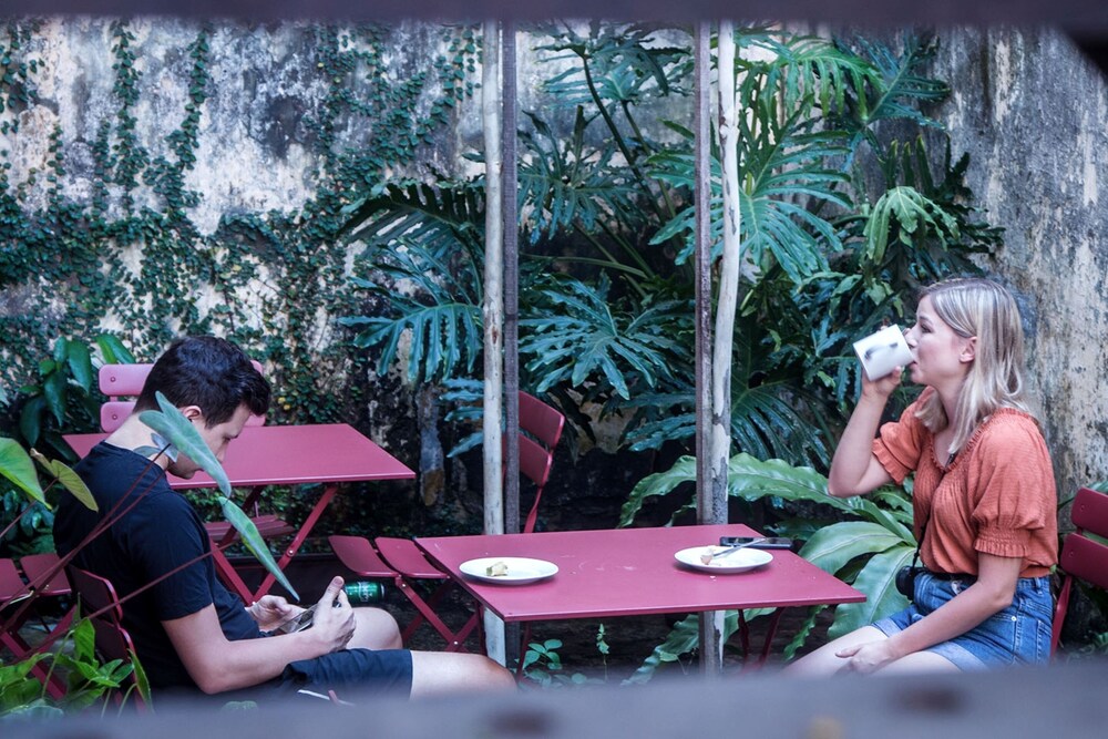 The Brownstone Hostel & Space 44/50