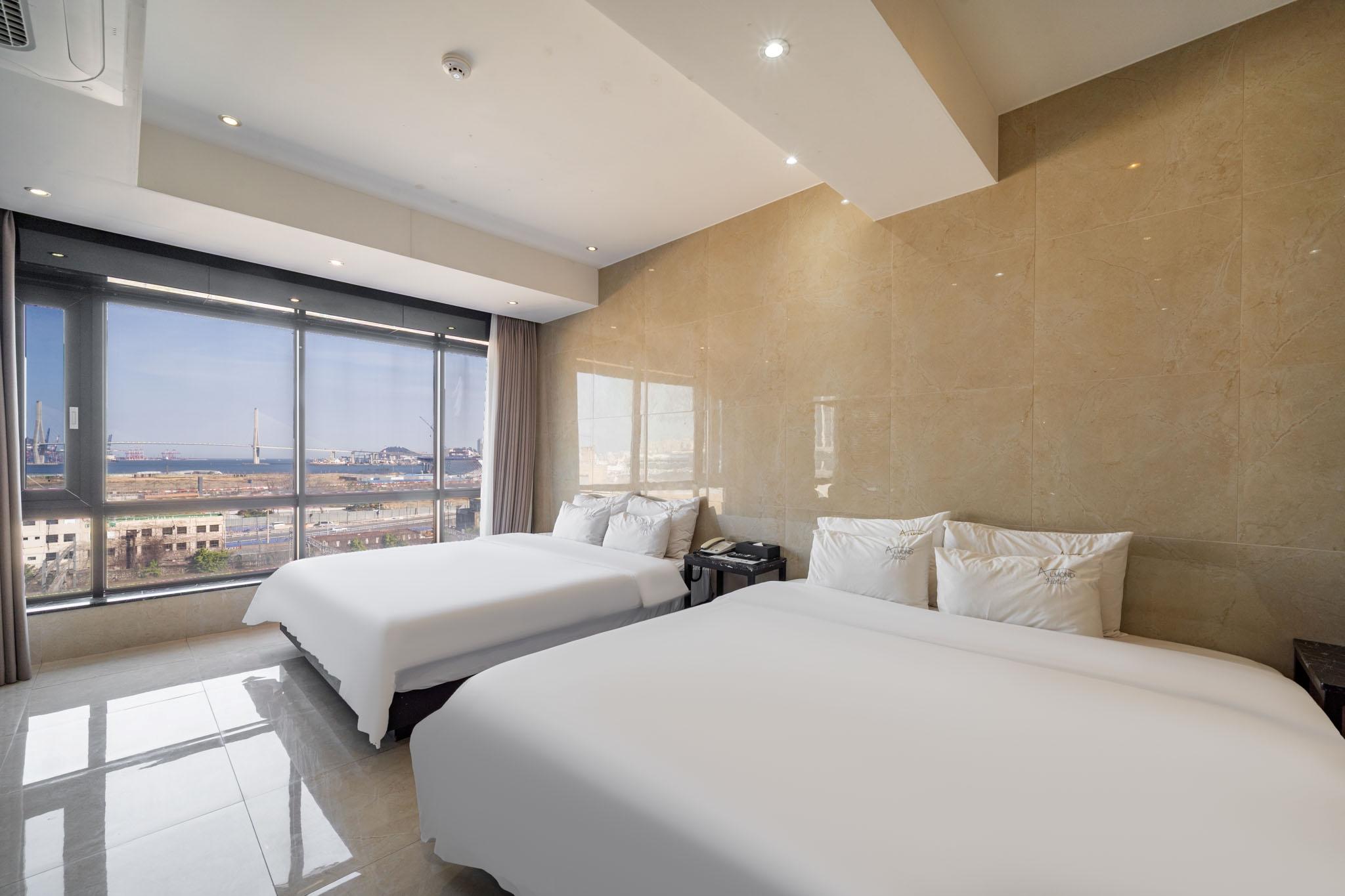 EXCLUSIVE, SUITE