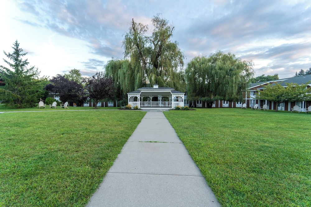 Sleepy Hollow Hotel, a Dolce by Wyndham 67/70