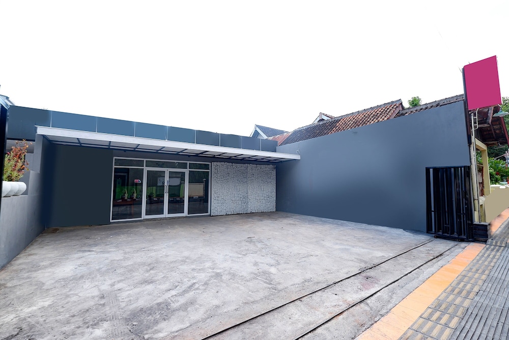 OYO 2055 Perdana Kasih 45/50