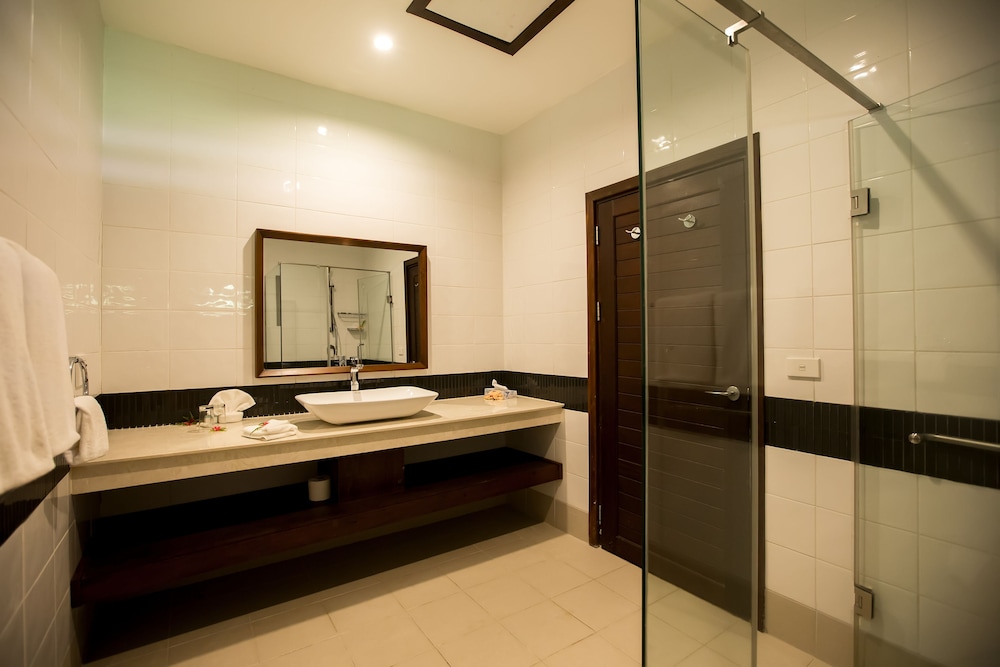 Yatule Resort and Spa 50/50
