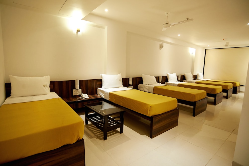 Hotel G Square 18/30