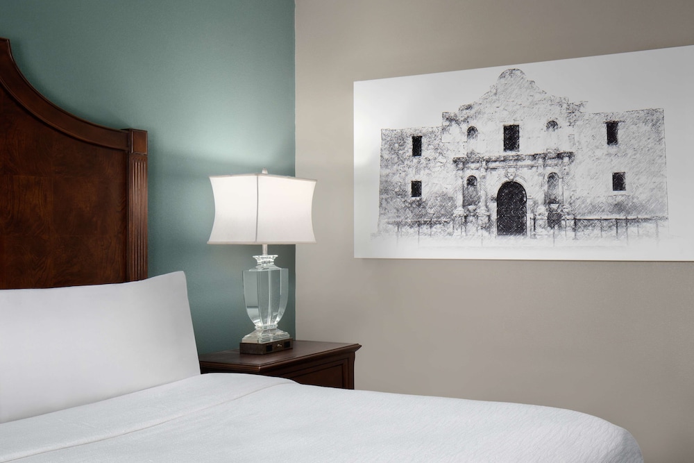 Embassy Suites By Hilton San Antonio Riverwalk Downtown 9/70