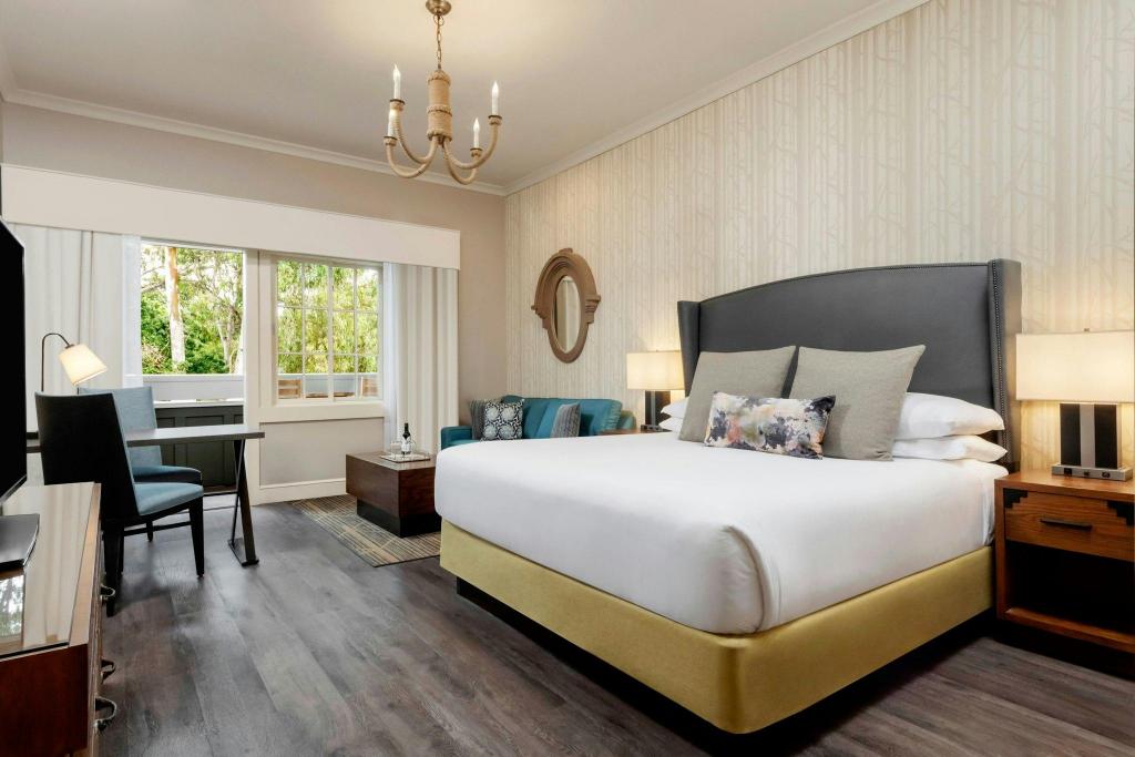 Guest Room, King Bed, Partial Riverside, River View, Ground Floor