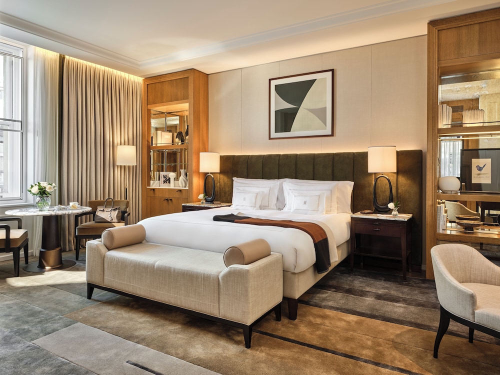 TRAFALGAR, SUITE, KING BED